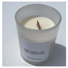 Load image into Gallery viewer, Apple, Clove & Cedar